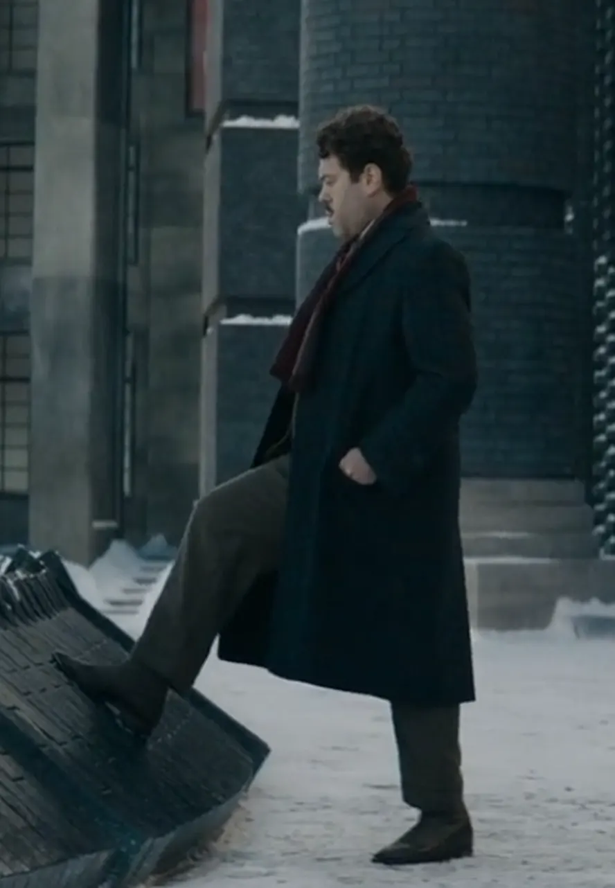 Fantastic Beasts The Secrets of Dumbledore Jacob Kowalski Coat dan fogler black coat