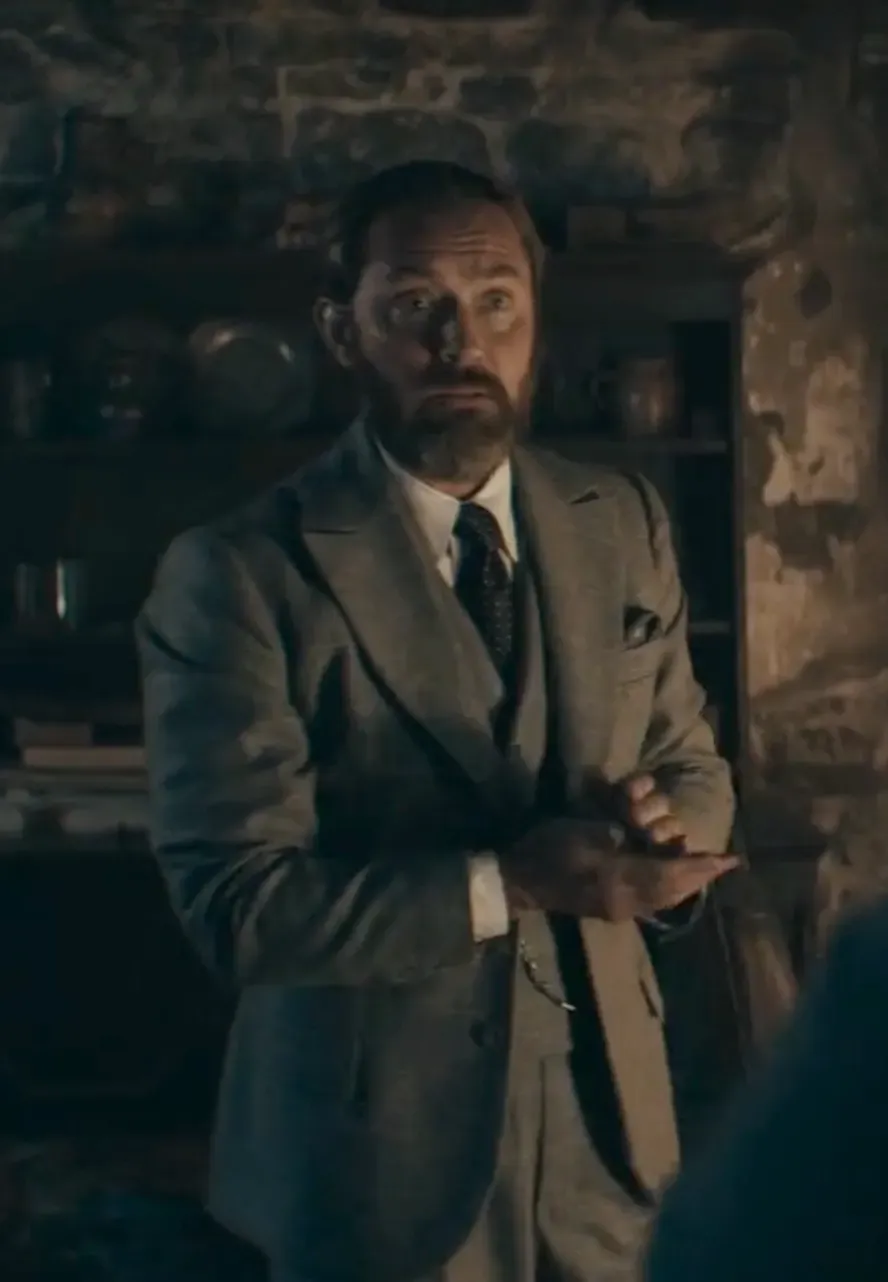 Fantastic Beasts The Secrets of Dumbledore Jude Law Blazer jude law grey blazer