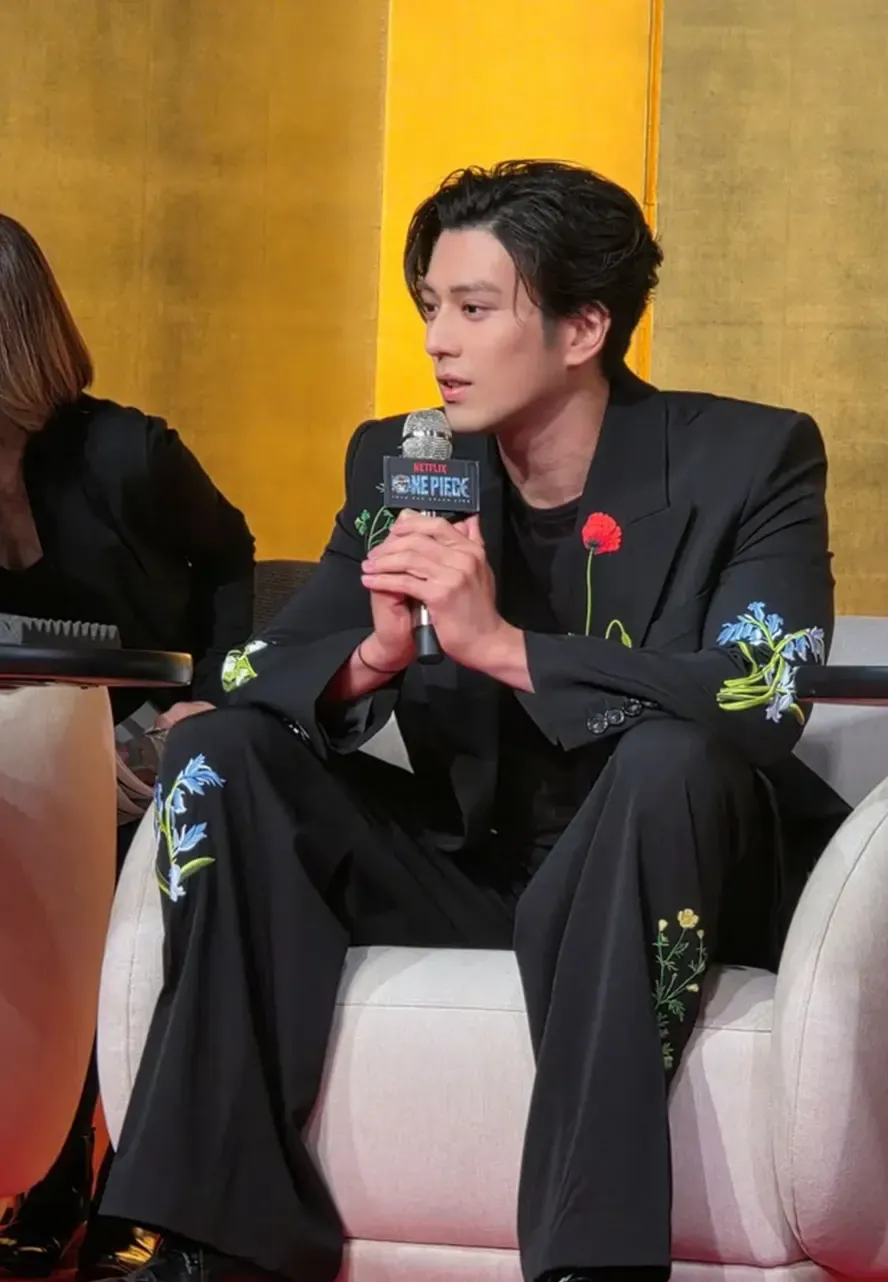 One Piece S02 Promotion Mackenyu Black Blazer mackenyu suit