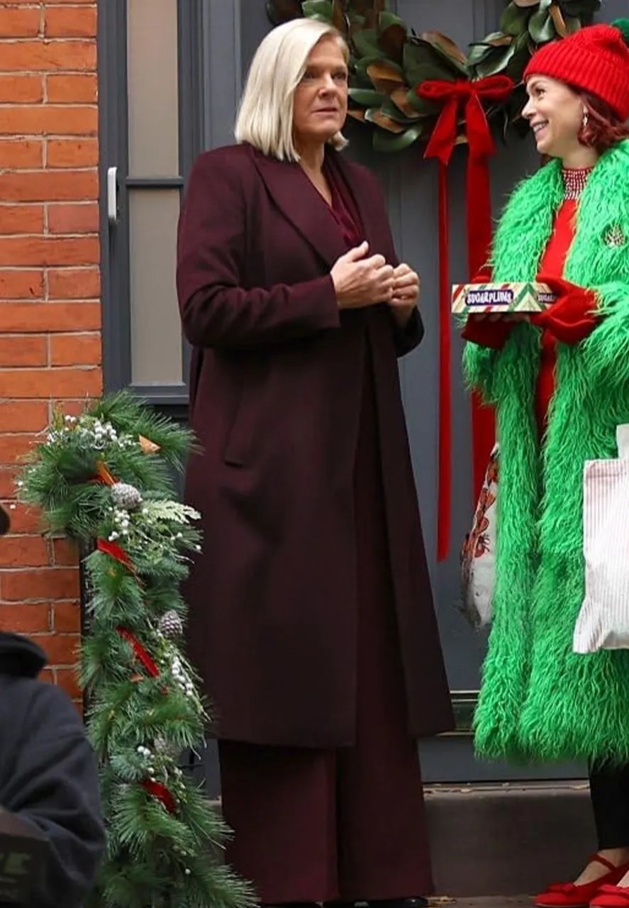Elsbeth S03 Molly Price Purple Trench Coat jackie donnelly coat