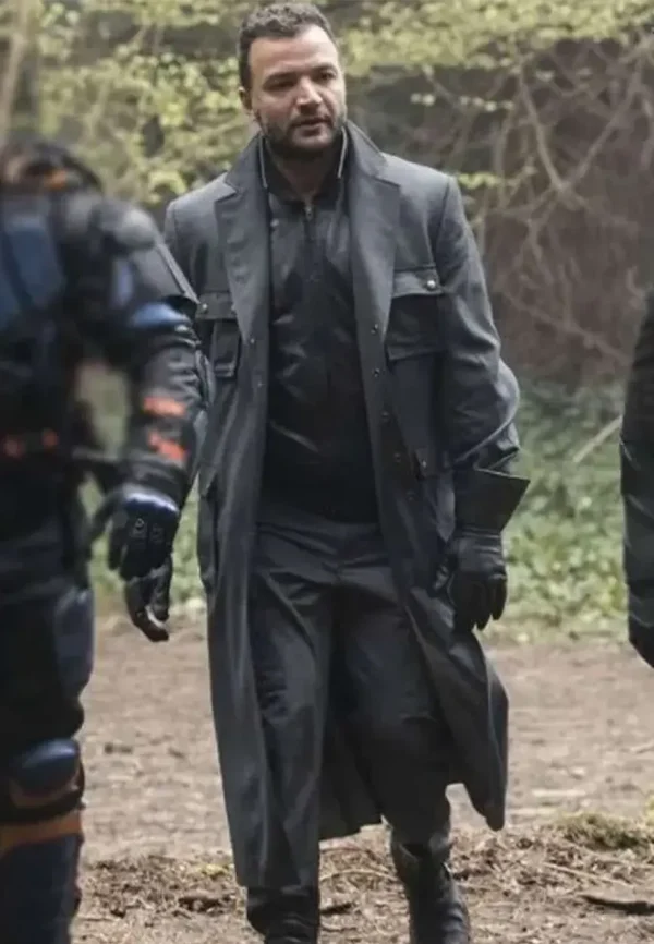 captain boomerang black coat