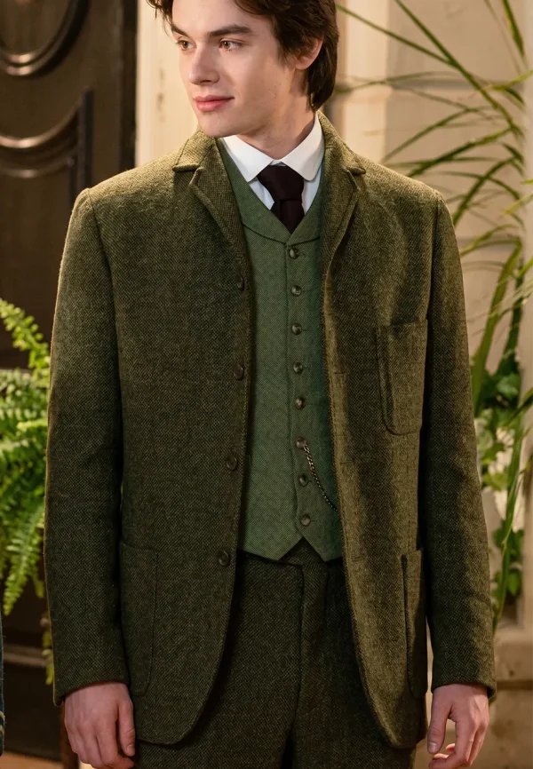 enola holmes 2 green coat