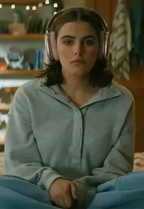 hannah wells grey sweatshirt