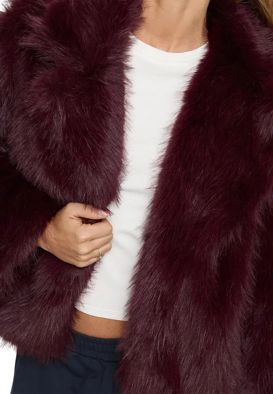 Off Campus S01 Allie Hayes Fur Jacket off campus mika abdalla fur jacket