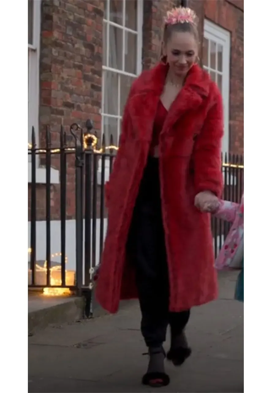 Ted Lasso S02 Juno Temple Red Fur Coat ted lasso juno temple red fur coat