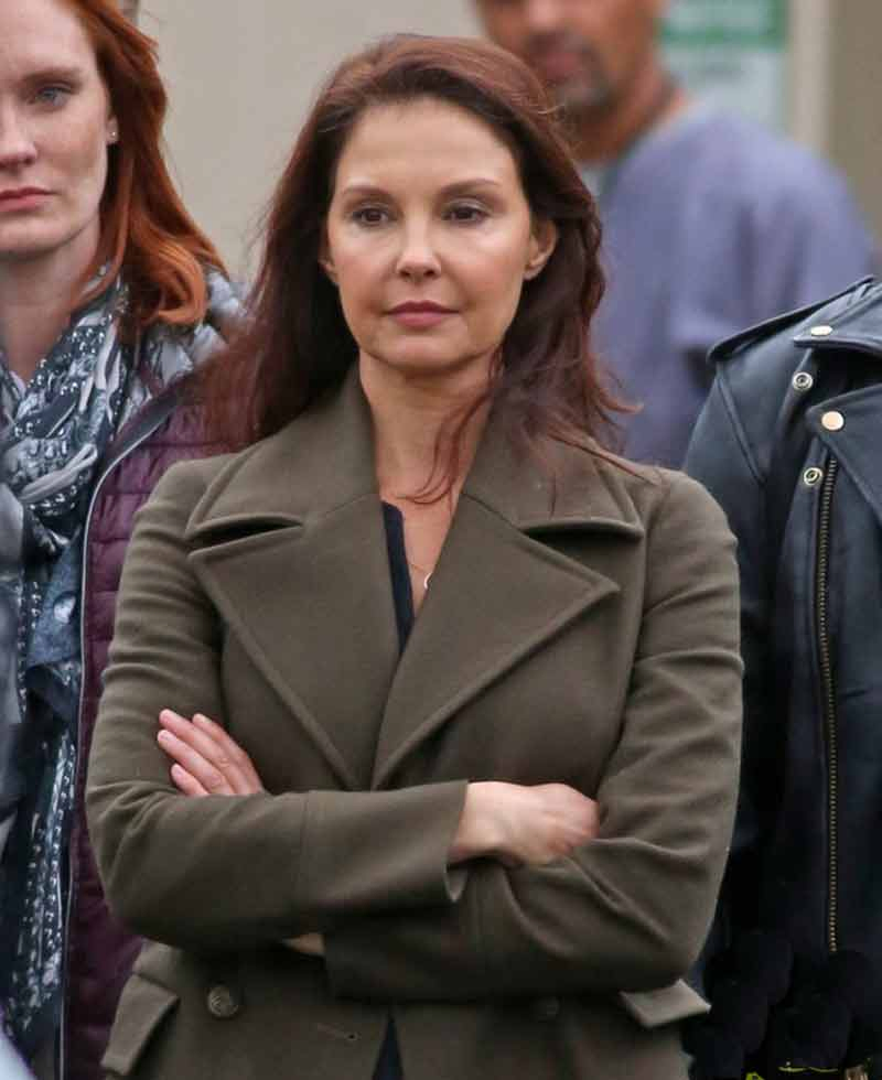 Ashley Judd A Dog's Way Home Trench Coat Ashley Judd A Dog's Way Home Trench Coat - Image 4