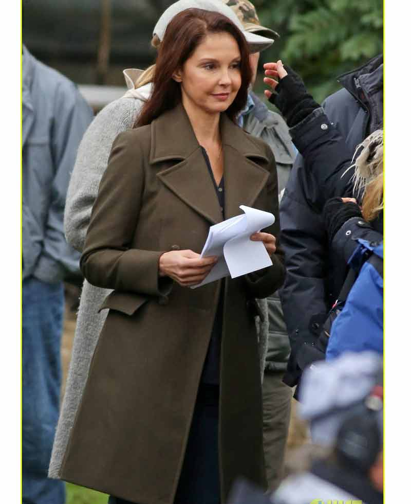 Ashley Judd A Dog's Way Home Trench Coat Ashley Judd A Dog's Way Home Trench Coat - Image 2