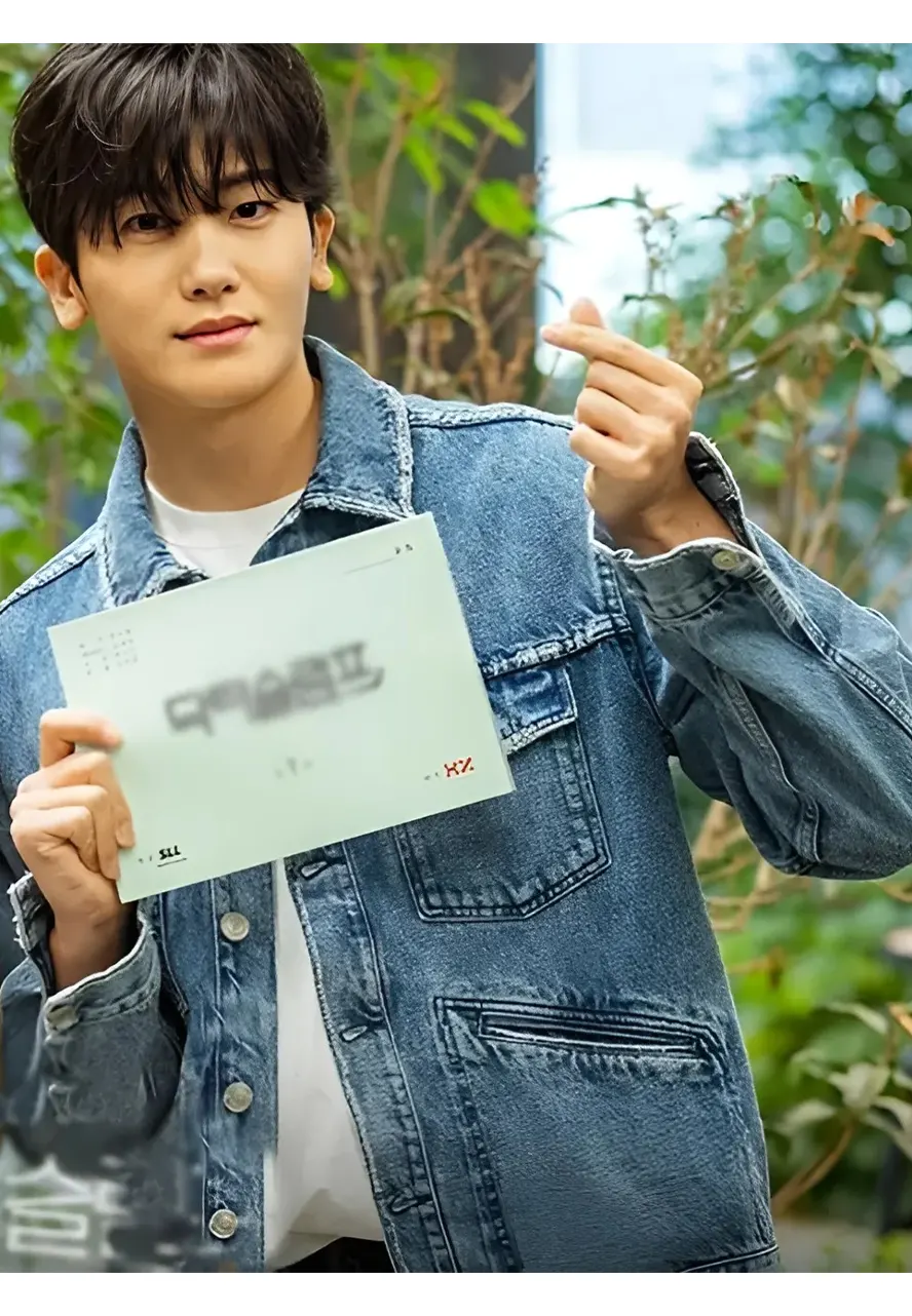Doctor Slump Yeo Jeong-woo Denim Jacket Doctor Slump Yeo Jeong-woo Denim Jacket