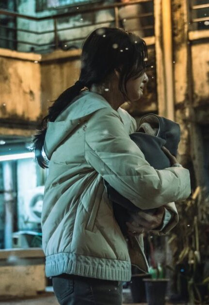 Hellbound Song So-hyun White Jacket Hellbound Song So-hyun White Jacket - Image 2