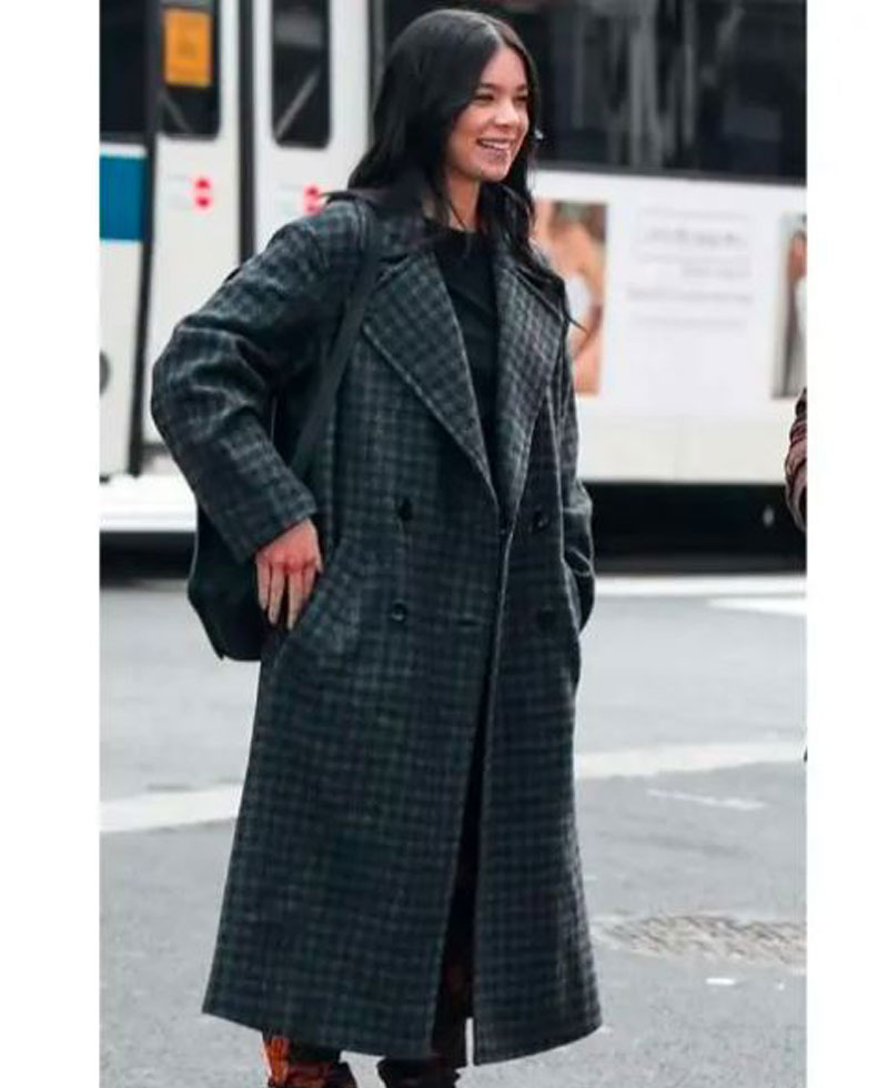 Hailee Steinfeld Hawkeye Black and Grey Coat Hailee Steinfeld Hawkeye Black and Grey Coat - Image 4