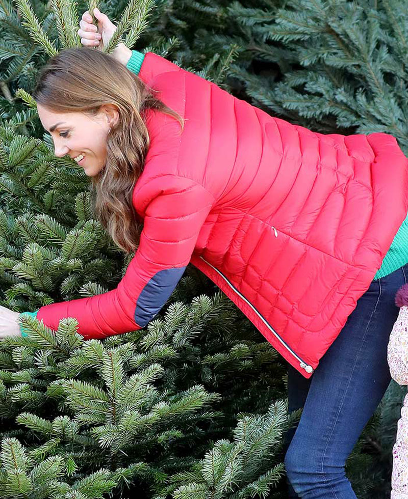 Kate Middleton Christmas Red Jacket Kate Middleton Christmas Red Jacket - Image 2