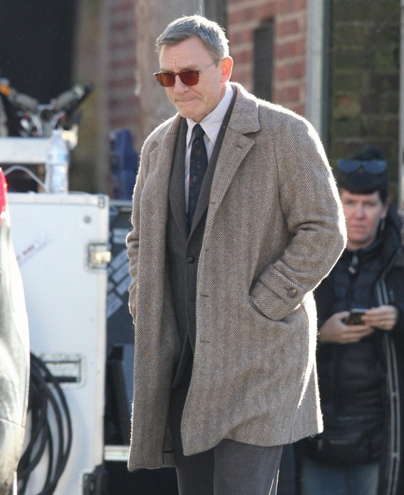 Knives Out Daniel Craig Grey Coat Knives Out Daniel Craig Grey Coat - Image 6