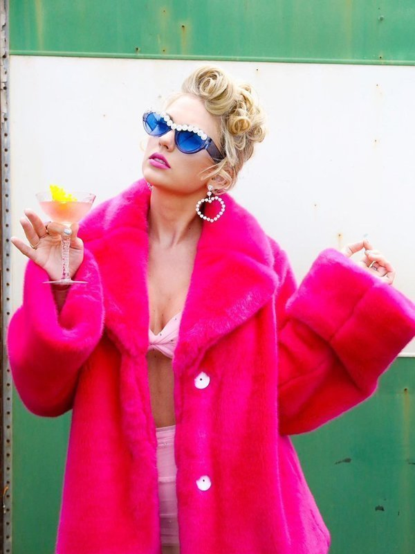 Miss Americana Taylor Swift Fur Pink Coat Miss Americana Taylor Swift Fur Pink Coat - Image 2
