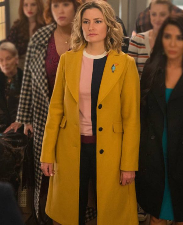 Lili Reinhart Riverdale Season 04 Yellow Coat