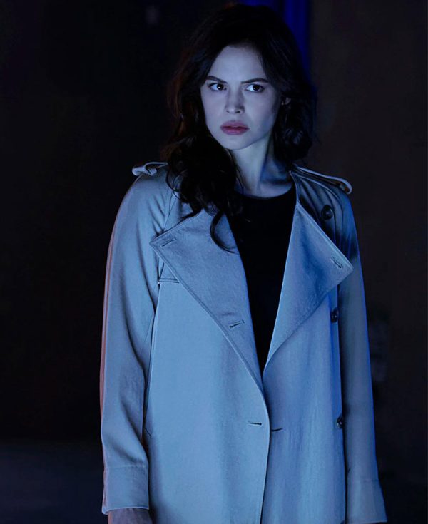 Titans Season 03 Conor Leslie White Coat